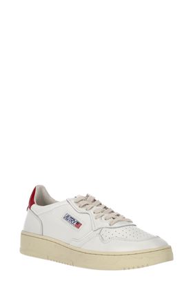 Sneakers basse Action in pelle bianco/rosso Autry | AULMLL21WHT/RED