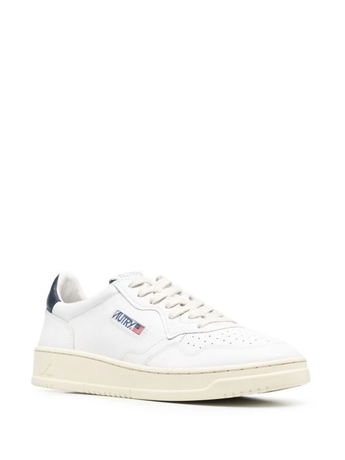 MEDALIST LOW SNEAKERS IN WHITE AND MOUNTAIN LEATHER AUTRY | AULMLL12WHT/SPACE