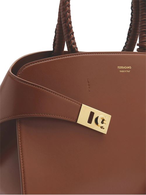 borsa tote piccola in pelle The Hug Ferragamo | 219451774744