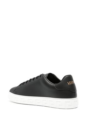 sneakers nere con  dettaglio Greca Versace | 10144601A096081B000