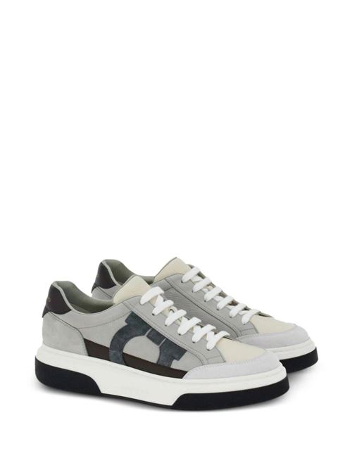 Sneaker in pelle con ricamo Ferragamo | 023588769375