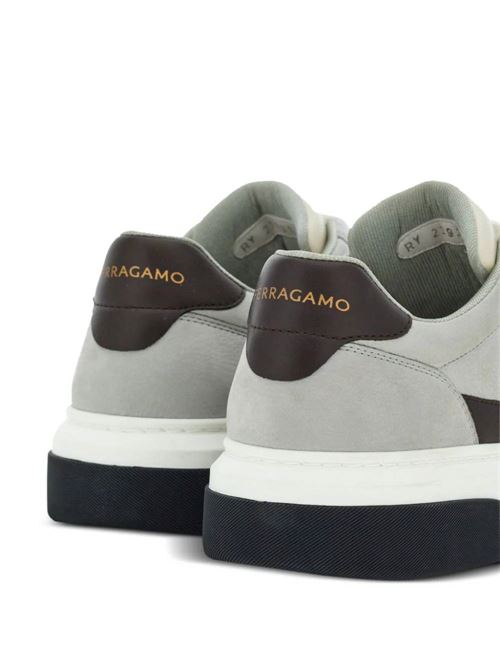 Sneaker in pelle con ricamo Ferragamo | 023588769375